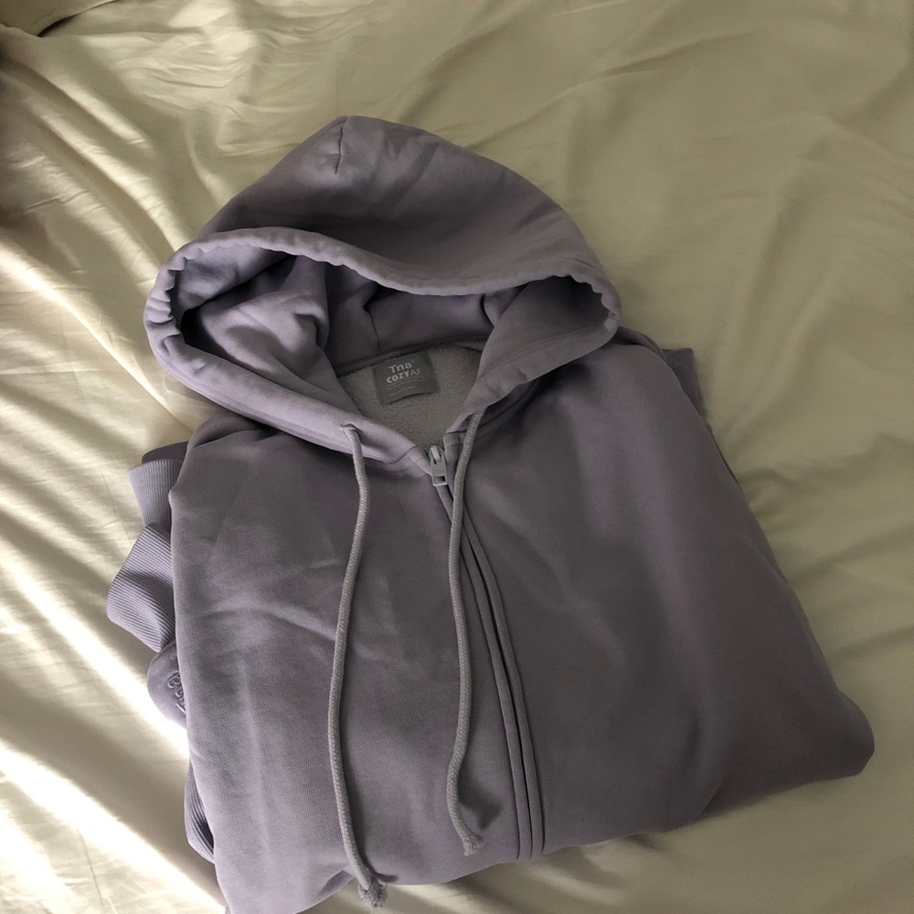 SOLD 💛 NEW aritzia TNA cozy fleece bf hoodie - Picture 6 of 10